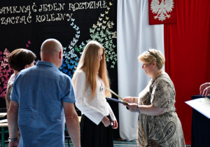 Wręczenie nagród i wyróżnień dla uczniów.